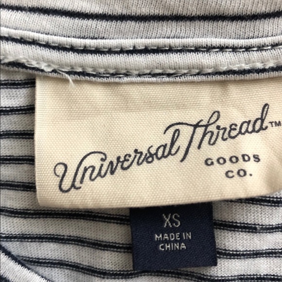 Universal Threads Top - Picture 3 of 4